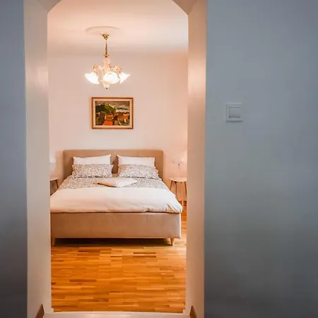 Kavon Apartment *